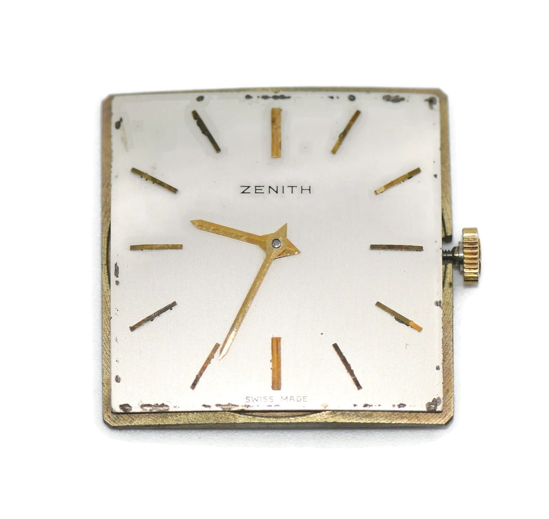 Zenith Cal 2310 Manual Wind Movement 25.5mm Authentic: Zenith Cal 2310 Manual Wind Movement 25.5mm Authentic Introducing the Zenith Cal 2310 Manual Wind Movement, a distinguished piece renowned for its craftsmanship. With dimensions of 25.5mm x 25.5mm, th