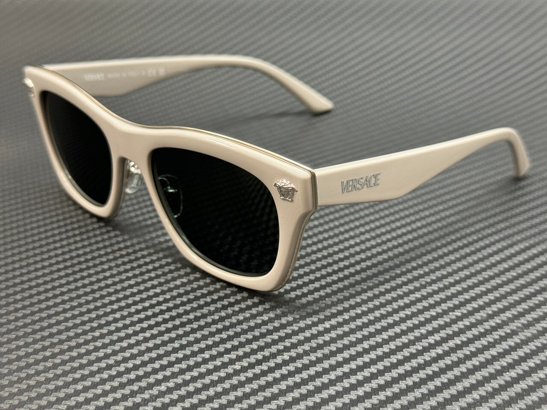 Versace VE2272 549387 Light Grey Men's Sunglasses with Authenticity Certificate: Versace VE2272 549387 Light Grey Men's Sunglasses with Authenticity Certificate Elevate your style with these VERSACE VE2272 sunglasses, designed for the modern man. Featuring a sleek light grey frame