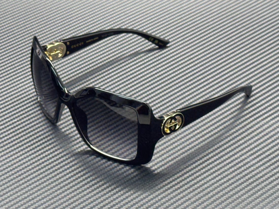 GUCCI GG2015S 001 Black Grey Gradient Women's Sunglasses 59mm: GUCCI GG2015S 001 Black Grey Gradient Women's Sunglasses 59mm Stylish and sophisticated, these GUCCI GG2015S 001 sunglasses feature a sleek black frame complemented by grey gradient lenses. Designed f