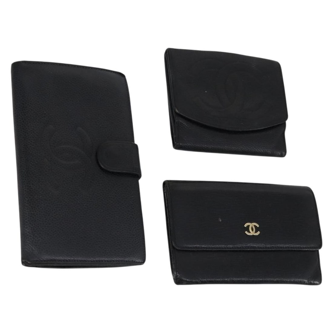 CHANEL Black Leather Wallet 3 Piece Set with Auth Card: CHANEL Black Leather Wallet 3 Piece Set with Auth Card This CHANEL wallet set includes three stylish pieces crafted from high-quality leather in a classic black color. The exterior features a luxuriou