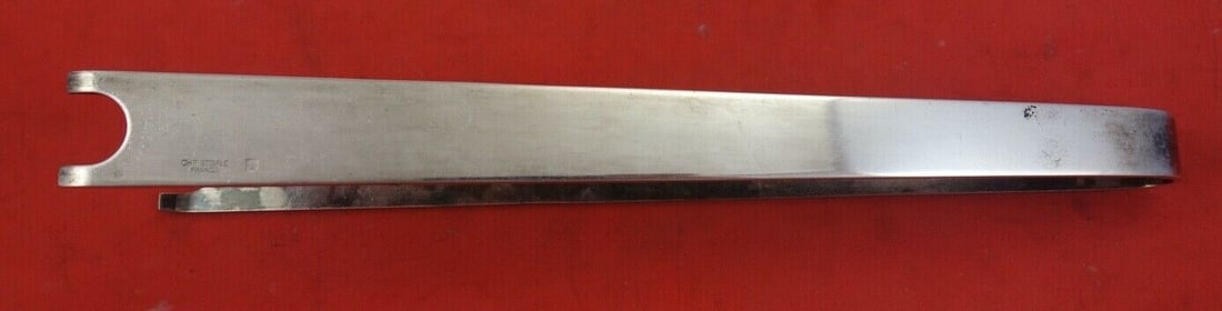 Gallia Christofle Silverplate Ice Tong by Lino Sabattini 7.5 Art Deco: Gallia Christofle Silverplate Ice Tong by Lino Sabattini 7.5 Art Deco Elevate your serving experience with this exquisite Gallia silverplate ice tong by Christofle, designed by Lino Sabattini. This pi