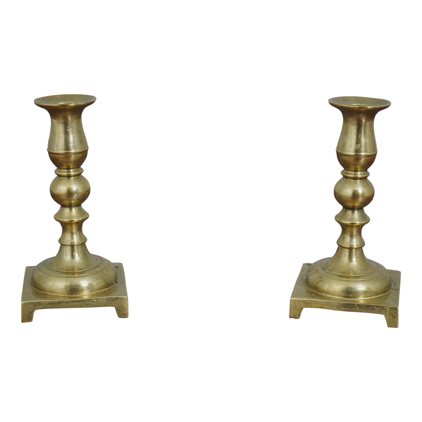 Virginia Metalcrafters Model 76-1 Brass Candlestick Pair 6.5" High: Virginia Metalcrafters Model 76-1 Brass Candlestick Pair 6.5" High This elegant pair of Virginia Metalcrafters Model 76-1 brass candlesticks showcases high-quality construction with a timeless 18th-ce