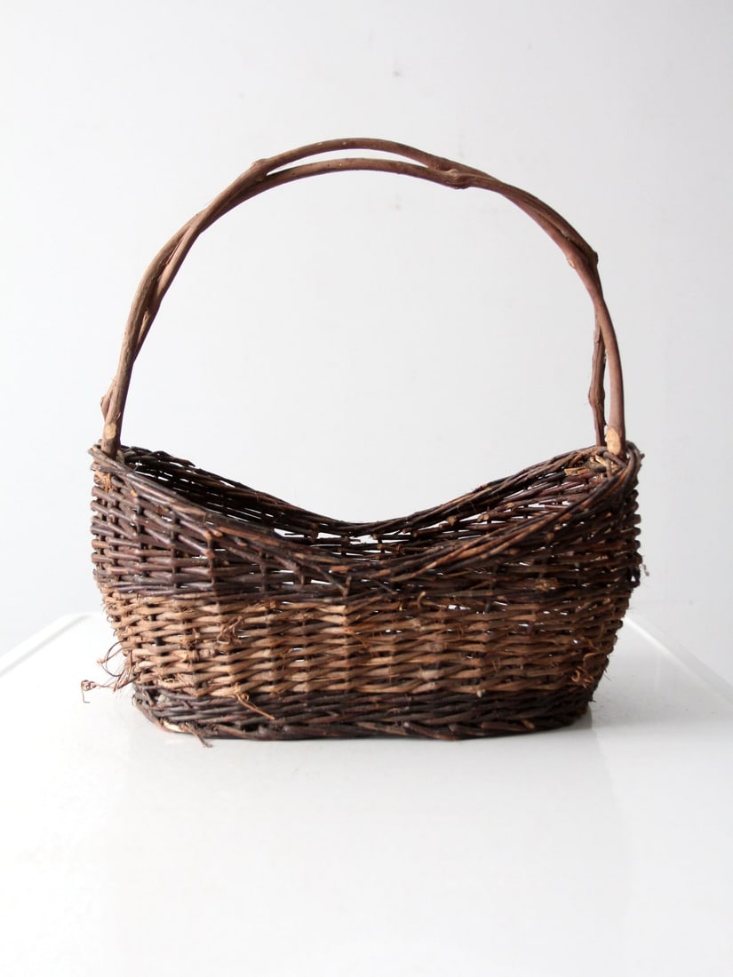 Hand-Woven Vintage Wicker Basket with Double Branch Handle (1 of 9)