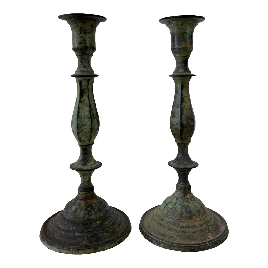 Vintage Patinated Brass Candlesticks Pair with Old-World Charm: Vintage Patinated Brass Candlesticks Pair with Old-World Charm This exquisite pair of vintage candlesticks features tall, slender silhouettes with elegantly turned columns and wide bases for enhanced