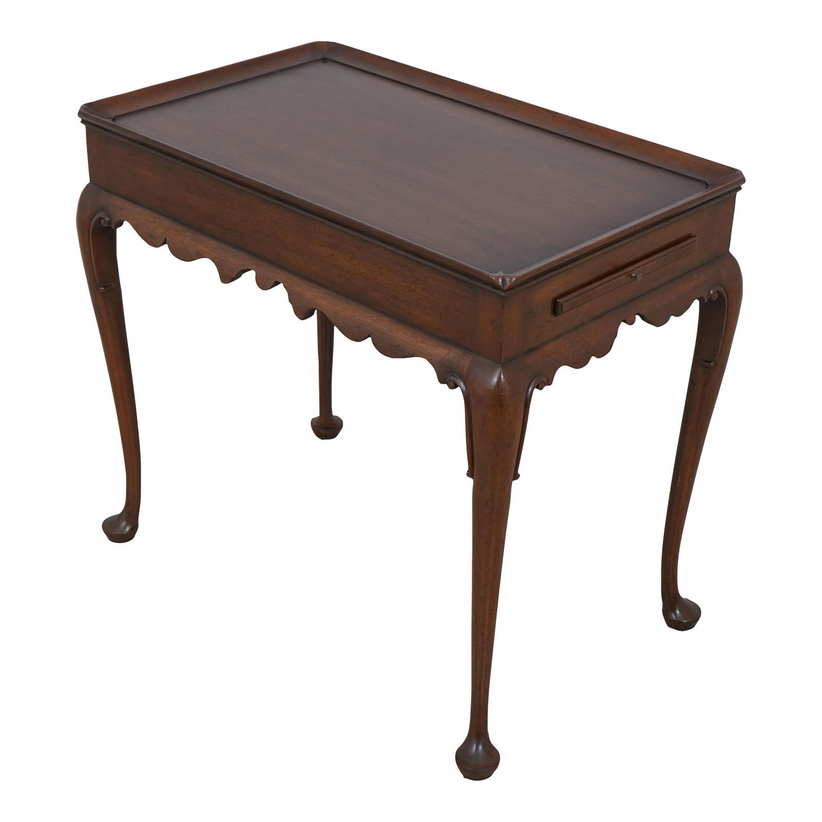 Kittinger CW-8 Colonial Williamsburg Mahogany Tea Table with Candle Slides: Kittinger CW-8 Colonial Williamsburg Mahogany Tea Table with Candle Slides This stunning mahogany tea table from the Colonial Williamsburg Collection showcases high-quality craftsmanship reminiscent o