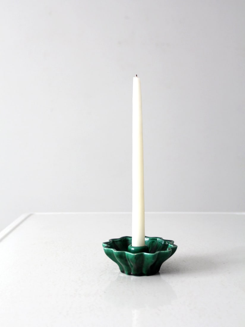 Signed Vintage Studio Pottery Candlestick Holder in Emerald Green: Signed Vintage Studio Pottery Candlestick Holder in Emerald Green This beautiful vintage studio pottery candlestick holder is a unique piece, showcasing a ruffled design adorned with a rich emerald gr