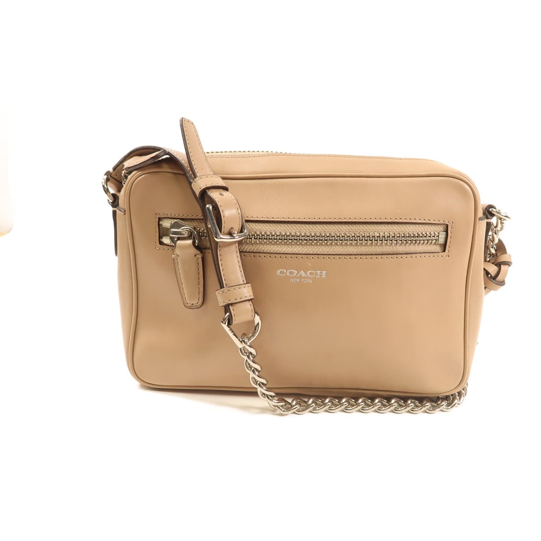 COACH C1394 Brown Calfskin Leather Shoulder Bag with Chain Strap: COACH C1394 Brown Calfskin Leather Shoulder Bag with Chain Strap This stylish COACH shoulder bag is crafted from luxurious calfskin leather in a rich brown hue. Designed for both function and fashion,