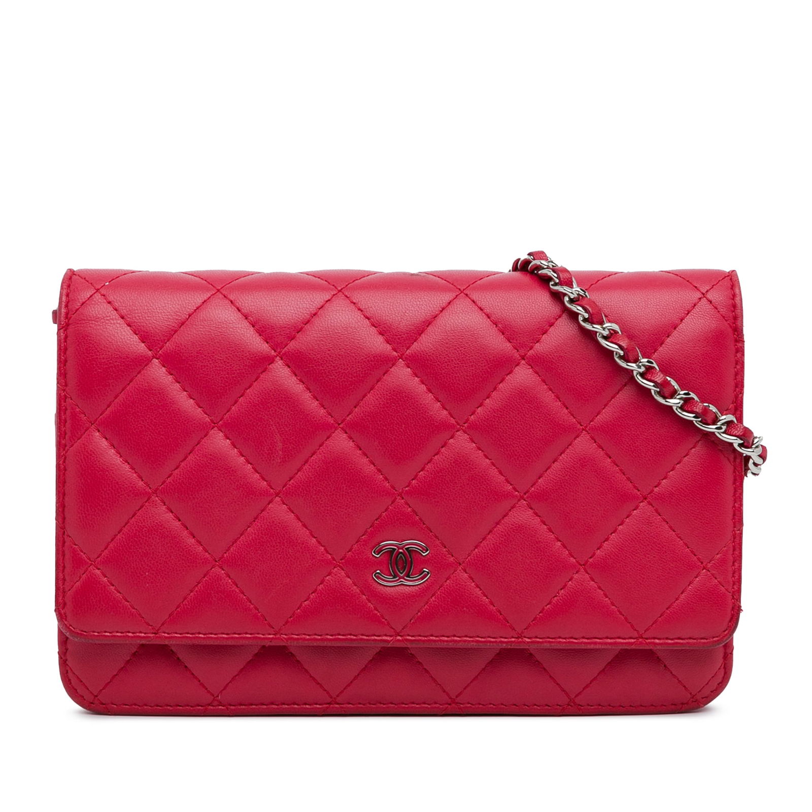 Chanel Classic Lambskin Wallet on Chain Pink Leather Italy: Chanel Classic Lambskin Wallet on Chain Pink Leather Italy Introducing the Chanel Classic Lambskin Wallet on Chain, a luxurious accessory crafted from exquisite quilted lambskin leather. This stylish