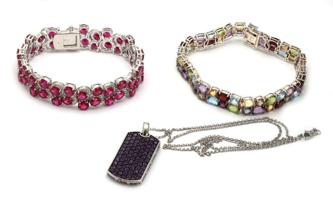 Vintage Lot of 3 Sterling Silver Bracelets and Pendant Jewelry: Vintage Lot of 3 Sterling Silver Bracelets and Pendant Jewelry Discover this vintage lot of three stunning sterling silver jewelry pieces, including two beautiful bracelets and a pendant with a chain.