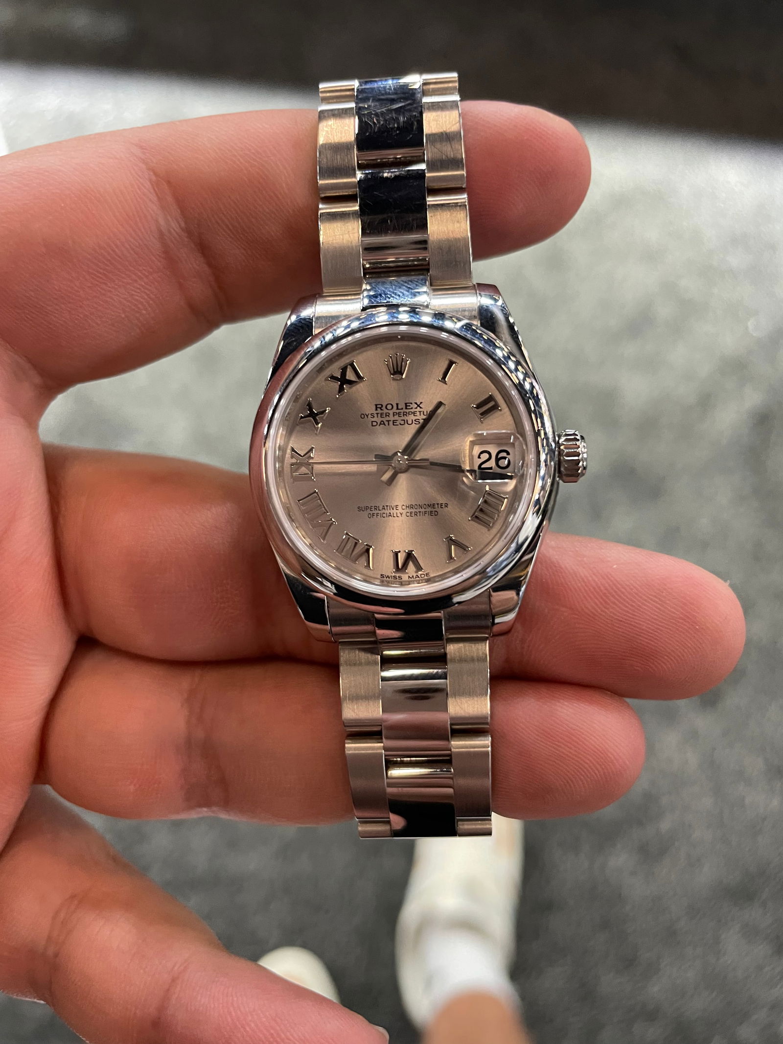 Rolex Datejust 31mm Silver Roman Dial Oyster Ref 178240 2018 Warranty Card: Rolex Datejust 31mm Silver Roman Dial Oyster Ref 178240 2018 Warranty Card This exquisite Rolex Datejust watch is designed for ladies, featuring a stunning silver Roman dial set within a 31mm stainles