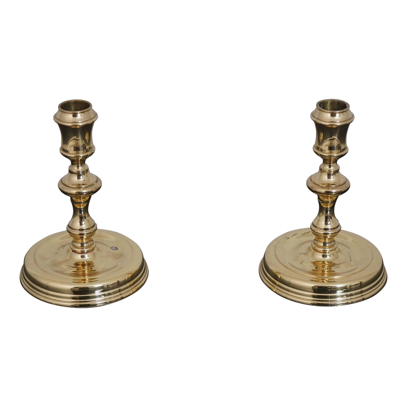 Baldwin Colonial Williamsburg Style Brass Candlesticks Pair 18th Century Design: Baldwin Colonial Williamsburg Style Brass Candlesticks Pair 18th Century Design This exquisite pair of Baldwin Colonial Williamsburg Style candlesticks showcases a traditional design with a high-quali