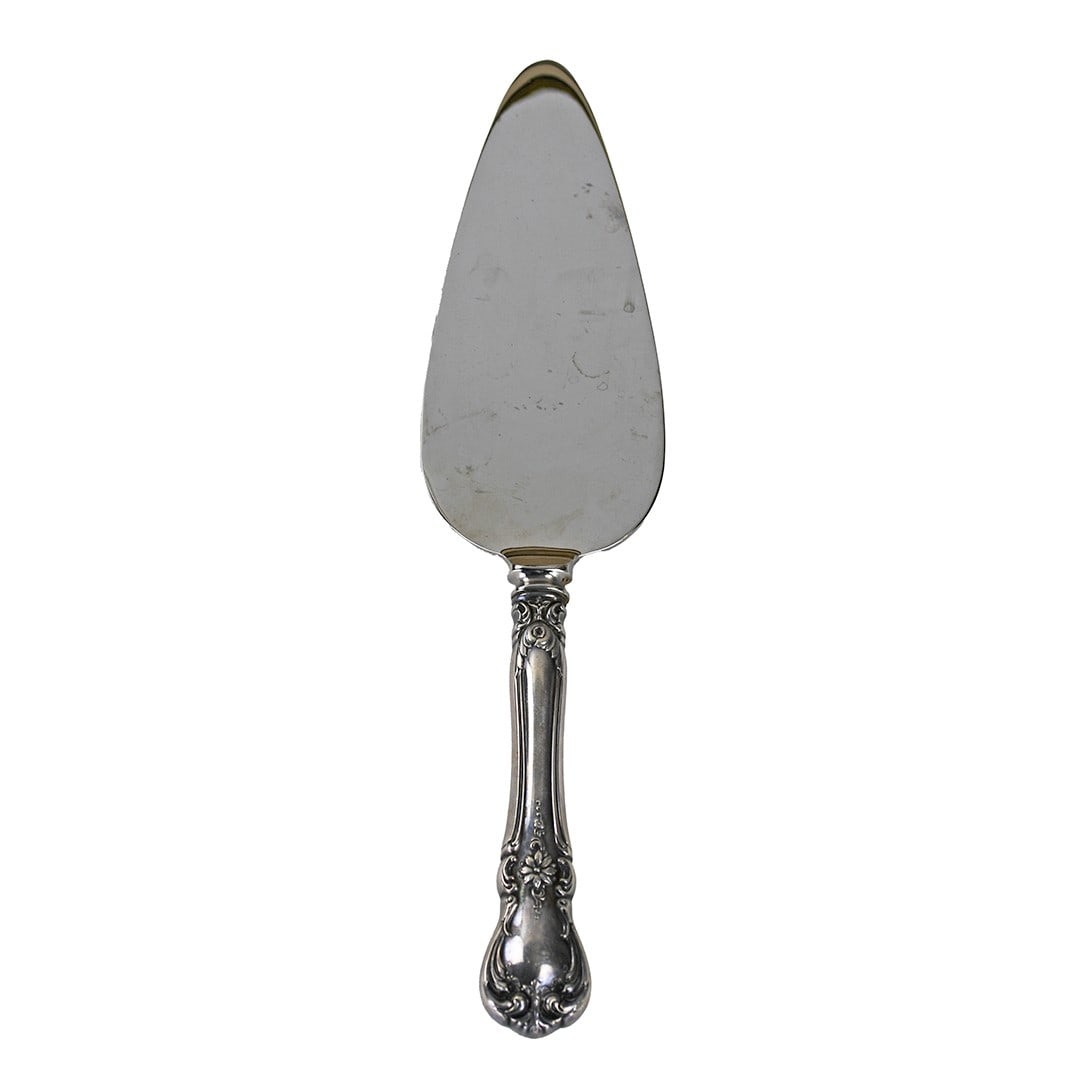Towle Old Master Pie Server with Sterling Silver Handle 9 7/8 inches: Towle Old Master Pie Server with Sterling Silver Handle 9 7/8 inches Presenting the exquisite Old Master by Towle Pie Server, a perfect blend of functionality and elegance. This pie server features a
