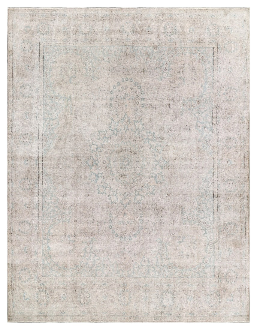 Persian Vintage Hand-knotted Rug 9.5 x 12.4 Gray Floral Motif: Persian Vintage Hand-knotted Rug 9.5 x 12.4 Gray Floral Motif Discover the elegance of a Vintage Hand-knotted Rug, measuring 9.5 x 12.4 feet, in a sophisticated faded gray tone. This exquisite piece s