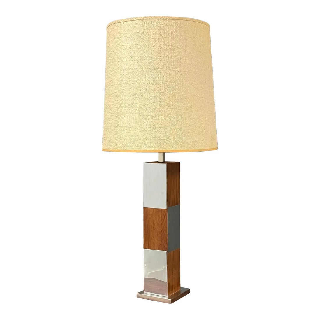 Mid Century Walnut and Chrome Table Lamp Paul Evans Style 1970s: Mid Century Walnut and Chrome Table Lamp Paul Evans Style 1970s This striking mid-century modern table lamp features a stunning combination of walnut and mirrored chrome, inspired by the works of Paul