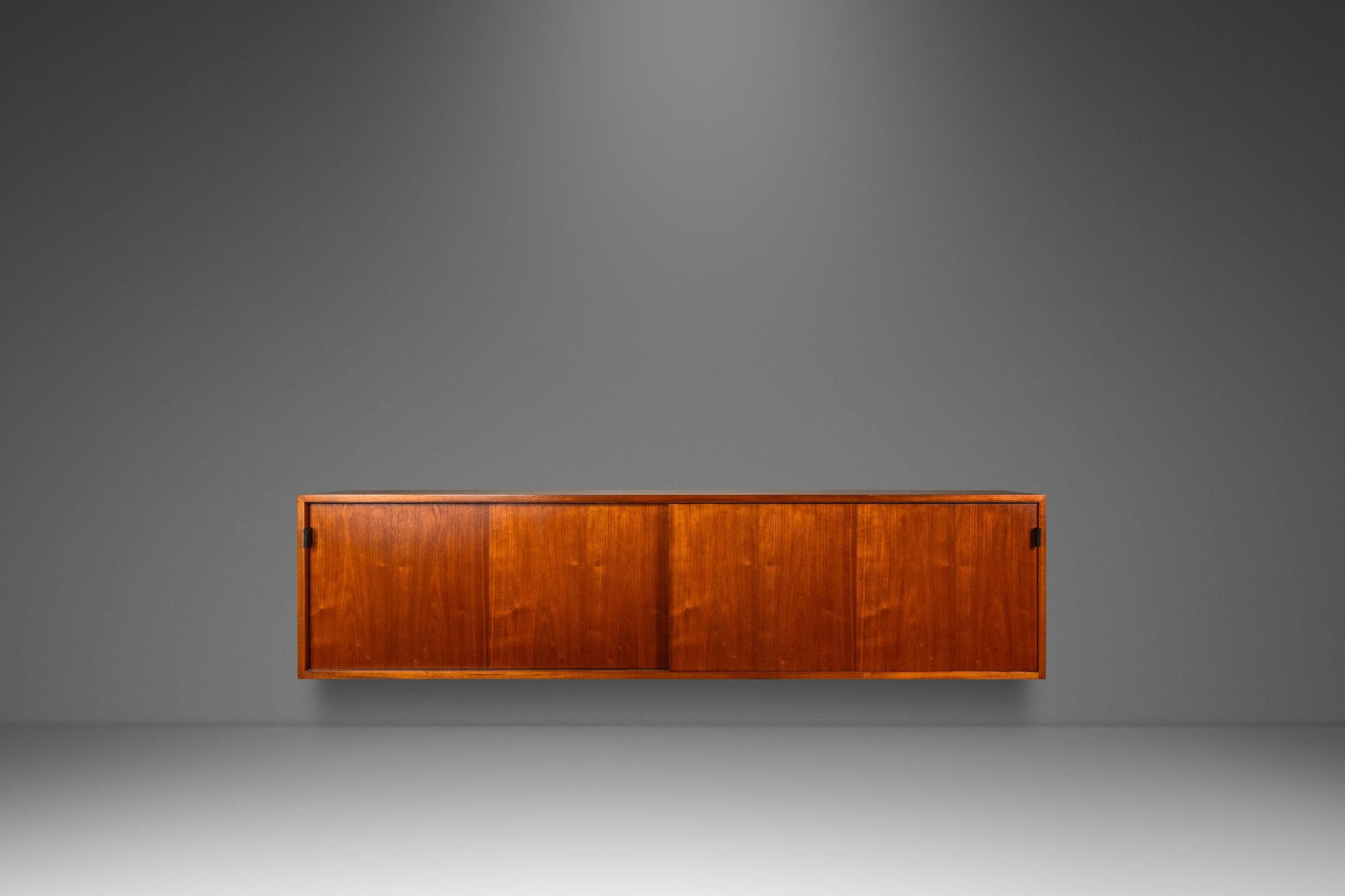 Florence Knoll Model 123 W-1 Mid-Century Modern Wall Cabinet USA 1950s: Florence Knoll Model 123 W-1 Mid-Century Modern Wall Cabinet USA 1950s This Mid-Century Modern Wall Mount Cabinet, Model 123 W-1, designed by Florence Knoll for Knoll Associates in the 1950s, exemplif