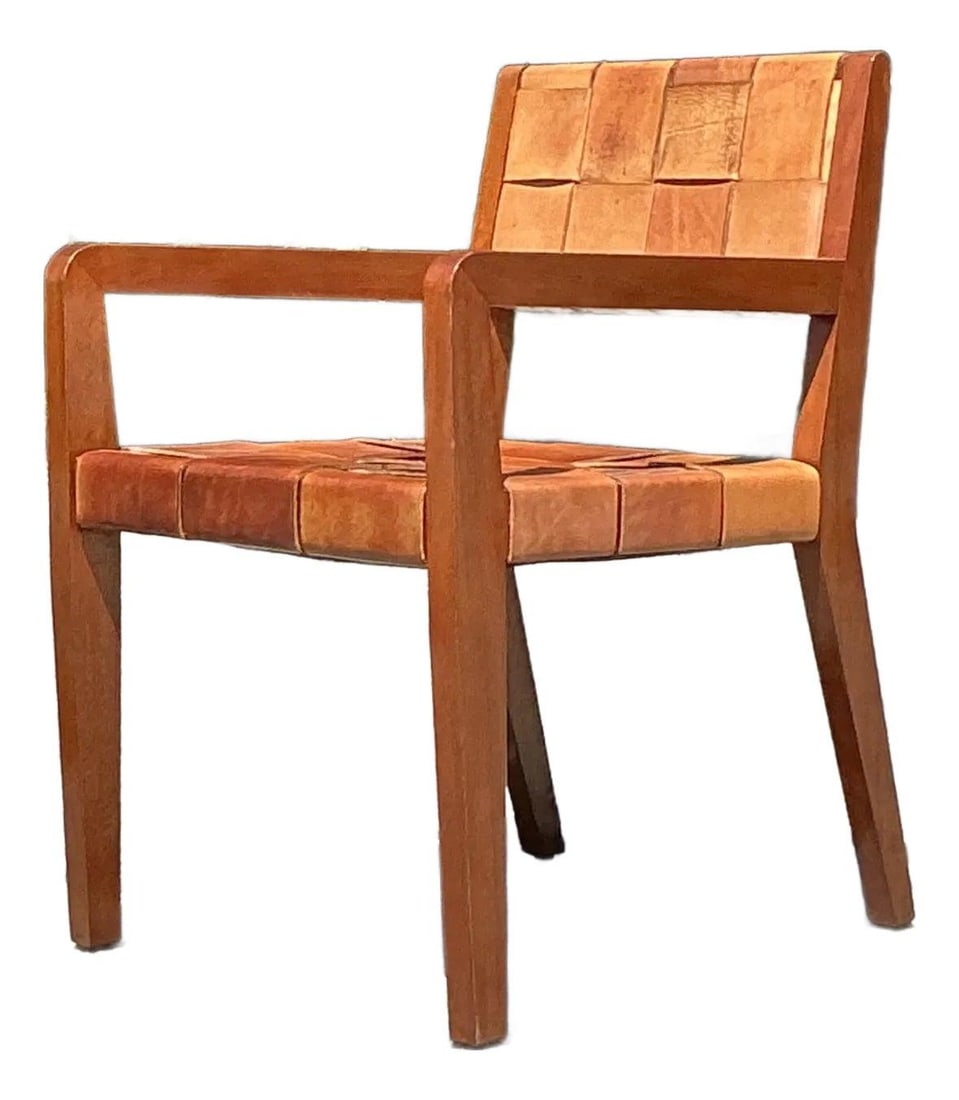 Vintage Ralph Lauren Boho Leather Safari Chair Brown: Vintage Ralph Lauren Boho Leather Safari Chair Brown Experience the essence of sophisticated adventure with this Vintage Ralph Lauren Woven Leather Safari Chair. This iconic piece is masterfully craft