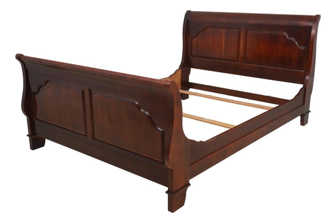 Sumter Cherry Queen Sleigh Bed with Fine Carved Details (1 of 10)