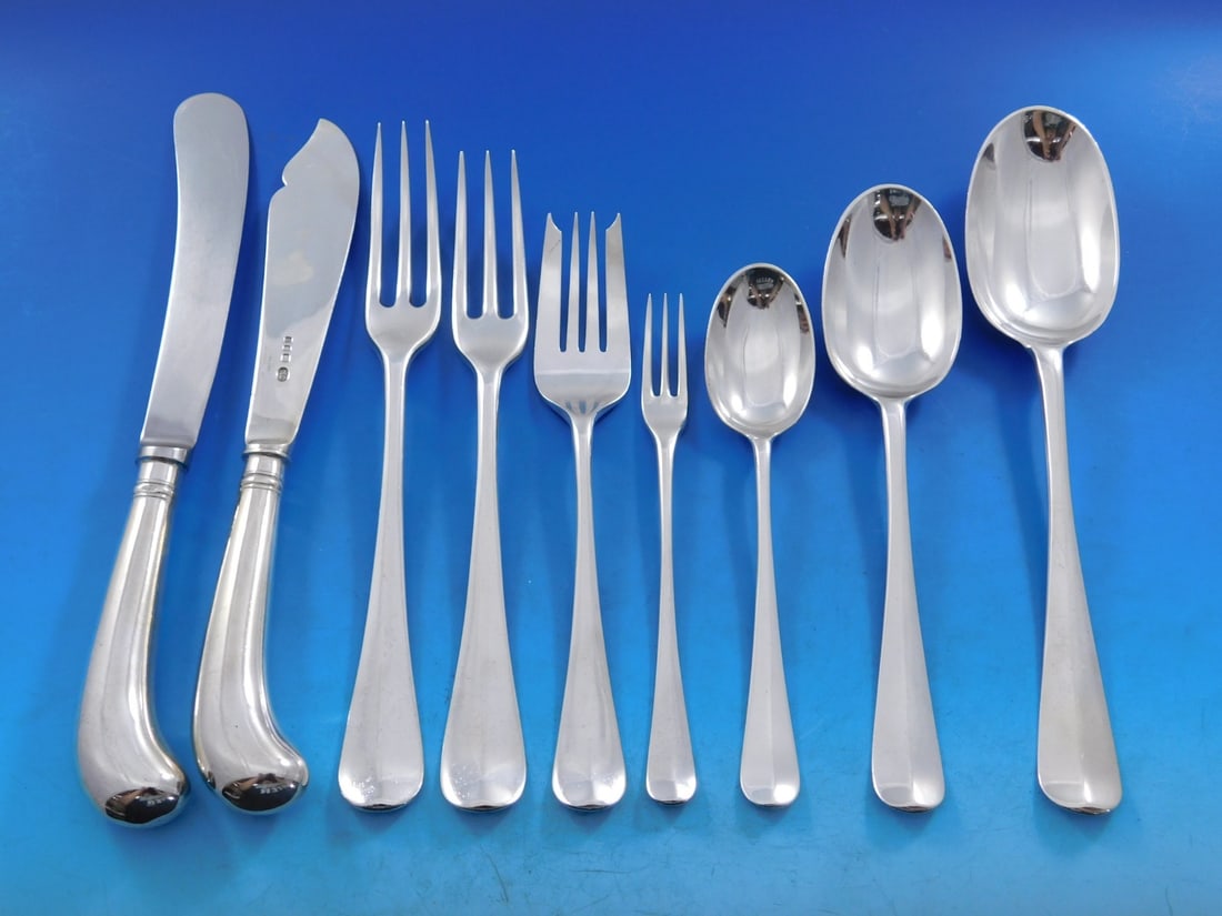 James Robinson Queen Anne Sterling Silver Flatware Set 90 pcs: James Robinson Queen Anne Sterling Silver Flatware Set 90 pcs Experience the elegance of the Queen Anne flatware set by James Robinson, a distinguished name in sterling silver craftsmanship for over 7