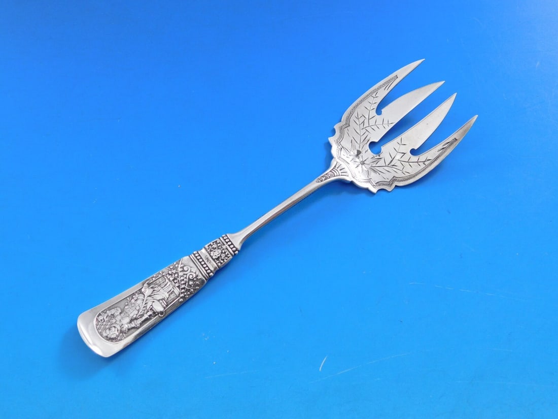Gorham Fontainebleau Sterling Silver Sardine Fork 1885 Monogrammed: Gorham Fontainebleau Sterling Silver Sardine Fork 1885 Monogrammed Discover the exquisite Fontainebleau sardine fork by Gorham, crafted from high-quality sterling silver. This bright-cut serving fork