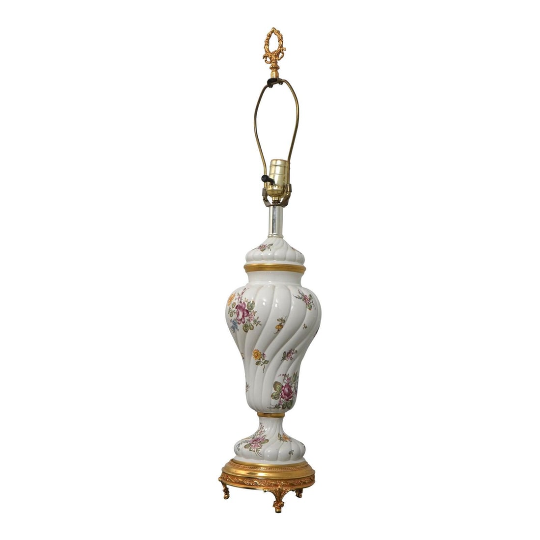 Franklin Mint Floral Porcelain Lamp Gold Gilt Brass Base: Franklin Mint Floral Porcelain Lamp Gold Gilt Brass Base Illuminate your space with this exquisite Franklin Mint French Style Gilt Brass Base Porcelain Lamp. Crafted with exceptional quality, this lam