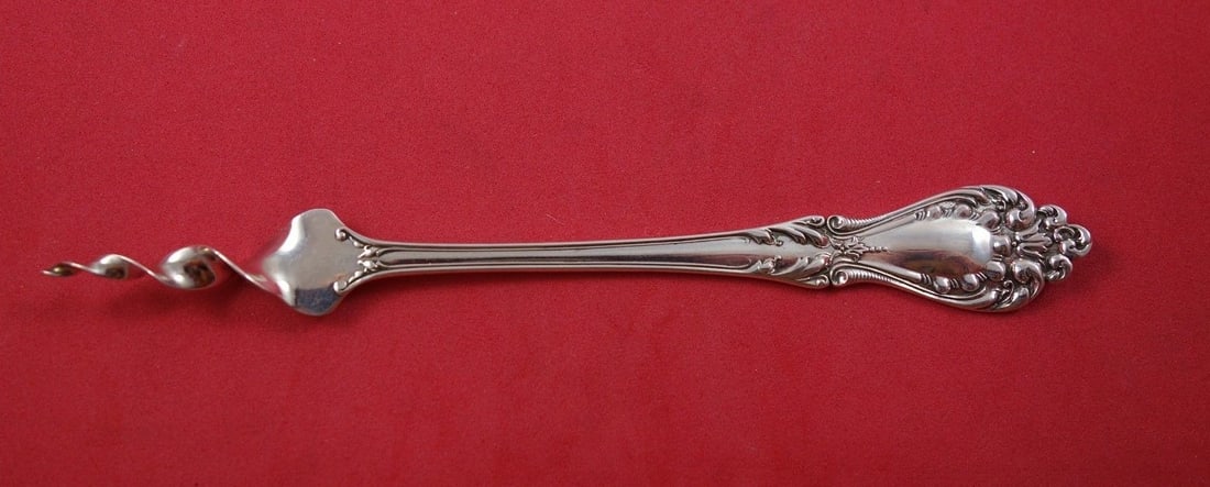 Watson Princess Sterling Silver Twisted Butter Pick 5 3/4": Watson Princess Sterling Silver Twisted Butter Pick 5 3/4" This exquisite butter pick from the Princess pattern by Watson showcases the timeless elegance of sterling silver. Crafted between 1900 and 1