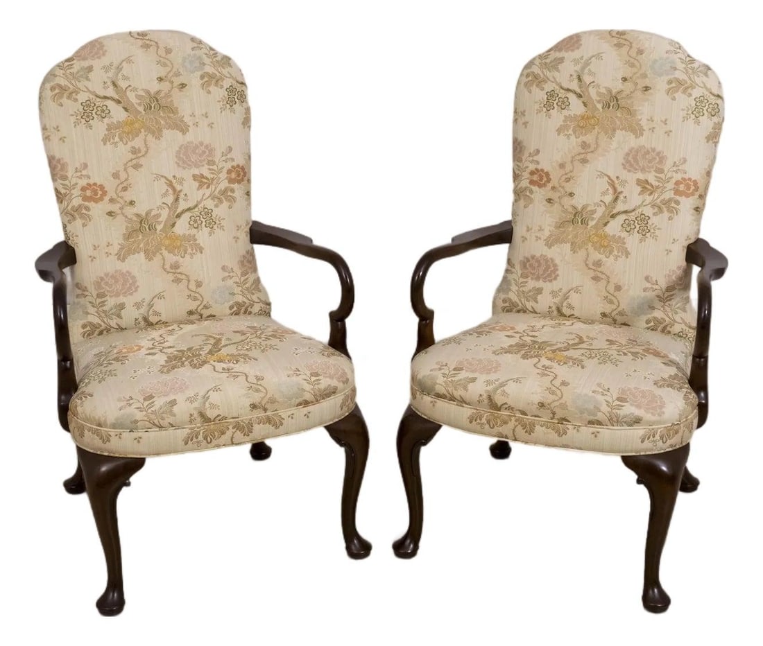 Kittinger Queen Anne Mahogany Armchairs Pair with Gooseneck Arms: Kittinger Queen Anne Mahogany Armchairs Pair with Gooseneck Arms This exquisite pair of Kittinger Queen Anne armchairs showcase high-quality construction and timeless design. Crafted from solid mahoga