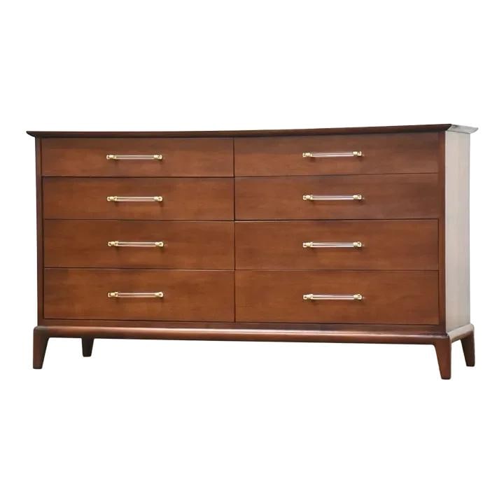 Mid Century Henredon Walnut Dresser with Brass and Lucite Pulls: Mid Century Henredon Walnut Dresser with Brass and Lucite Pulls This exquisite mid-century modern dresser, crafted by Henredon in the 1960s, features a stunning walnut finish and is designed with eigh