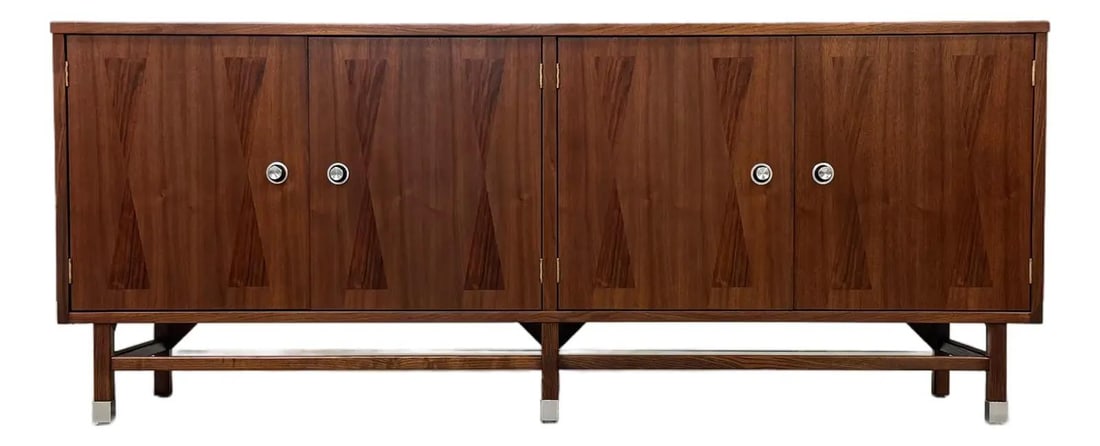 Mid Century Modern 1960s Walnut Rosewood Credenza by Stanley Furniture: Mid Century Modern 1960s Walnut Rosewood Credenza by Stanley Furniture This stunning mid-century modern credenza from the 1960s features a beautiful walnut body complemented by elegant rosewood inlay