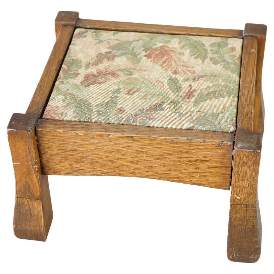 Stickley Arts and Crafts Quarter Sawn Oak Footstool C1910: Stickley Arts and Crafts Quarter Sawn Oak Footstool C1910 Discover this exquisite antique Arts and Crafts footstool, attributed to Stickley Brothers, crafted around 1910. This piece features a beautif