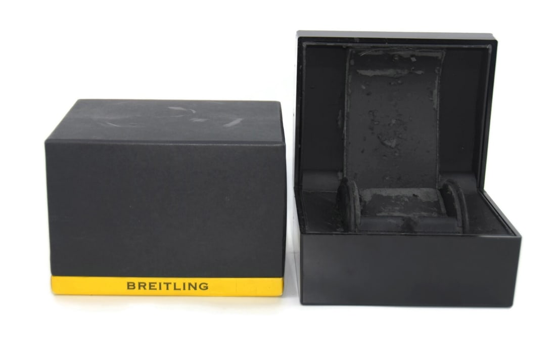 Authentic Breitling Presentation Box for Single Watch 7x5x4 Inches: Authentic Breitling Presentation Box for Single Watch 7x5x4 Inches This authentic Breitling Watch Box is designed for the presentation of a single watch. It measures 7 x 5 x 4 inches and features some