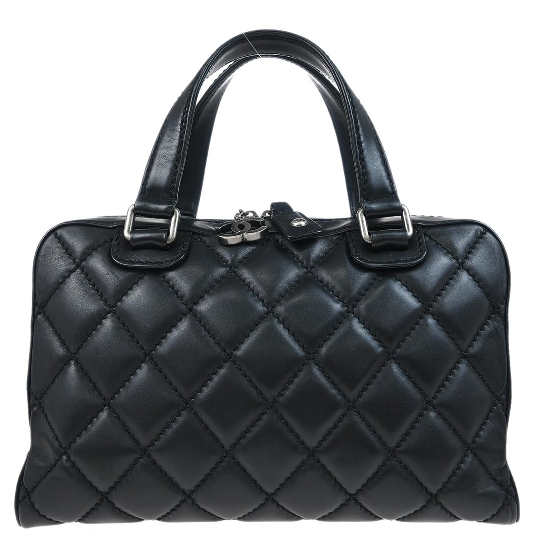 Chanel Black Calfskin Wild Stitch Handbag with Zip Closure: Chanel Black Calfskin Wild Stitch Handbag with Zip Closure Introducing the Chanel Black Calfskin Wild Stitch Handbag, a stylish and practical accessory for any occasion. This large handbag features a