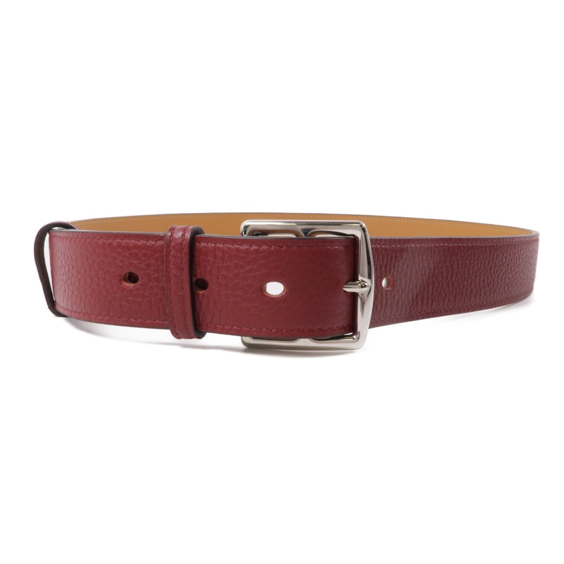 HERMES Etriviere 32 Belt Togo Leather Red PHW: HERMES Etriviere 32 Belt Togo Leather Red PHW This stunning HERMES Etriviere 32 Belt is crafted from luxurious Togo leather, featuring a vibrant red color that adds a pop to any outfit. Designed for r