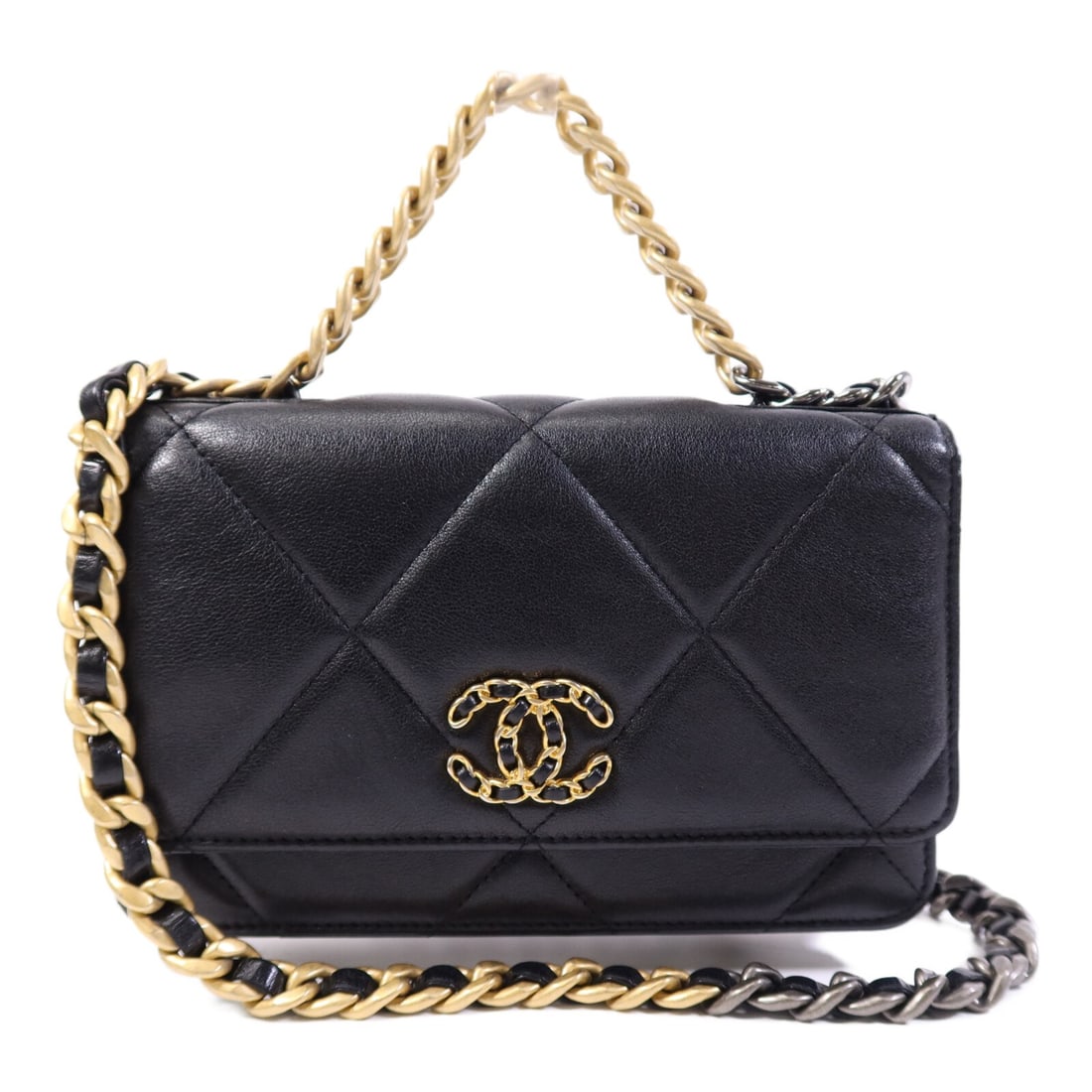 CHANEL 19 WOC 2 Way Shoulder Bag Black Lambskin GHW: CHANEL 19 WOC 2 Way Shoulder Bag Black Lambskin GHW This CHANEL 19 WOC (Wallet on Chain) 2-way shoulder bag is a stylish and versatile accessory crafted from luxurious lambskin leather in classic blac