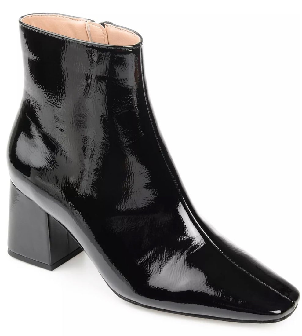 Journee Collection Haylinn Black Vegan Leather Booties 10M: Journee Collection Haylinn Black Vegan Leather Booties 10M Elevate your style with the JOURNEE COLLECTION Haylinn Booties, designed for the modern woman. These chic booties feature a sleek black paten