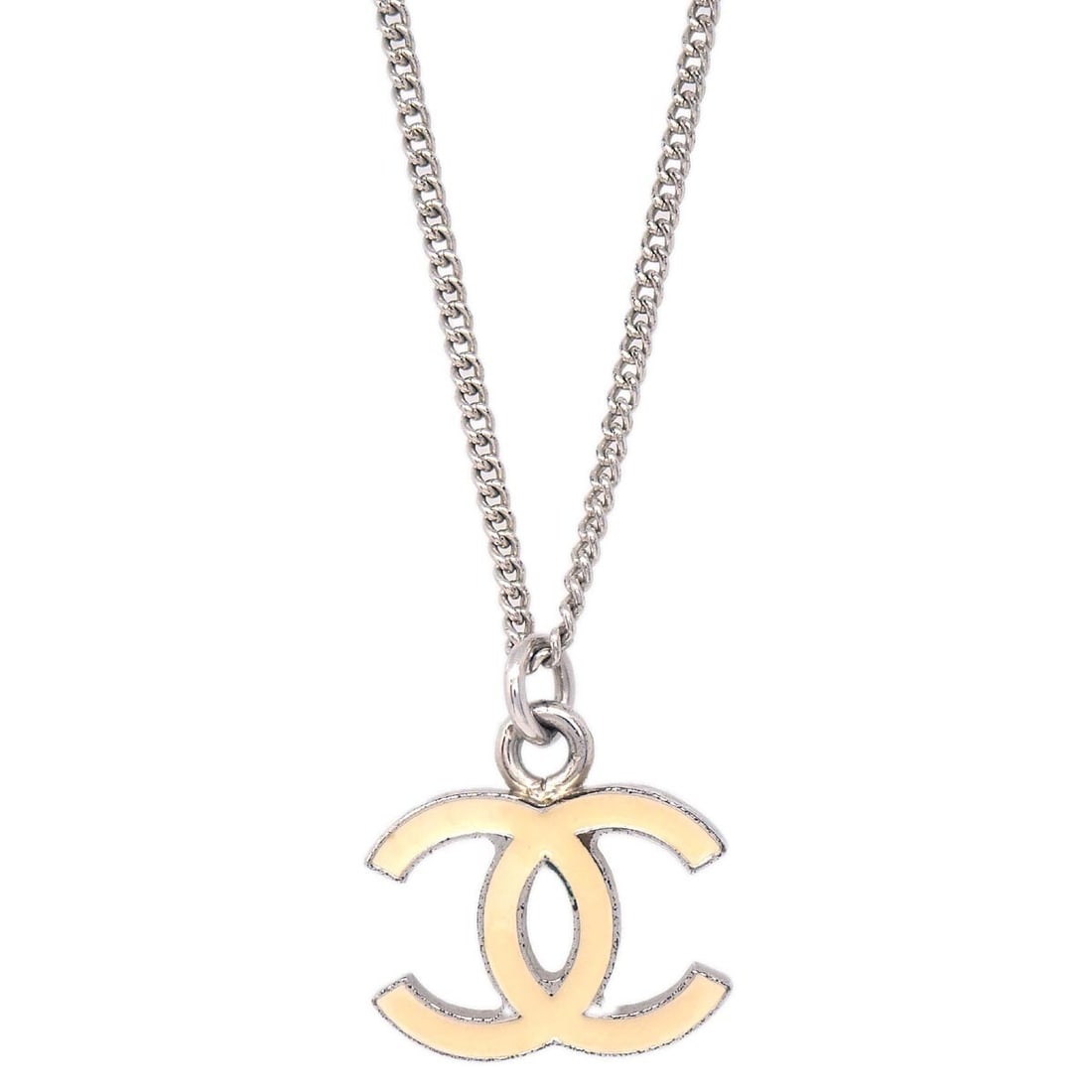 Chanel CC Chain Pendant Necklace Silver Plated White 05V: Chanel CC Chain Pendant Necklace Silver Plated White 05V This stunning Chanel CC Chain Necklace features a beautiful pendant in a classic white color. Crafted from silver-plated material, it showcases