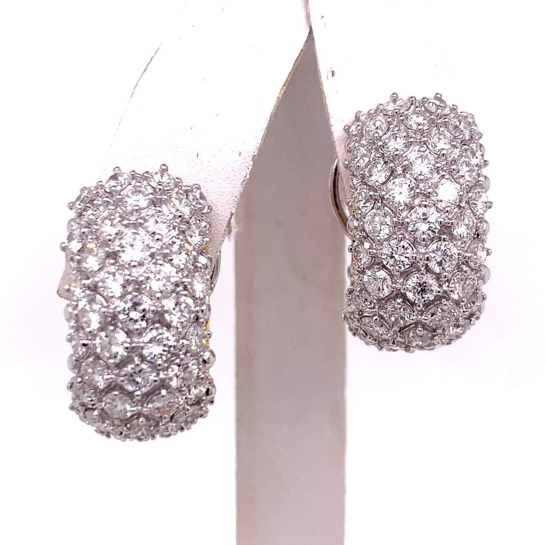 Elegant 18K White Gold 9.50 Ct Diamond Earrings with 84 Stones (1 of 5)
