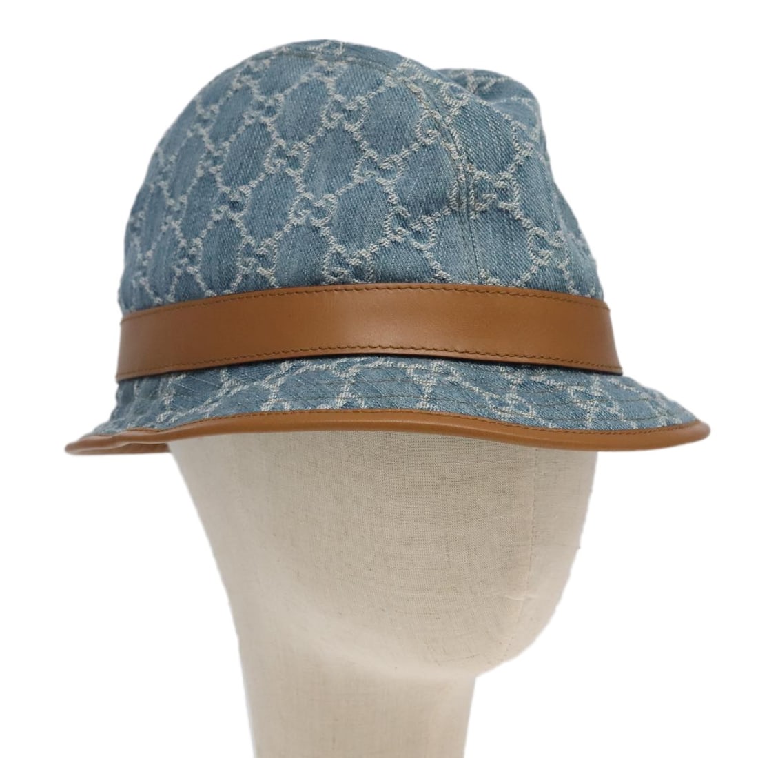 GUCCI Blue GG Canvas Hat Large Authentic Italy: GUCCI Blue GG Canvas Hat Large Authentic Italy This GUCCI GG Canvas Hat is a stylish accessory crafted from durable canvas material in a rich blue color. Designed for women, it features a head circumf
