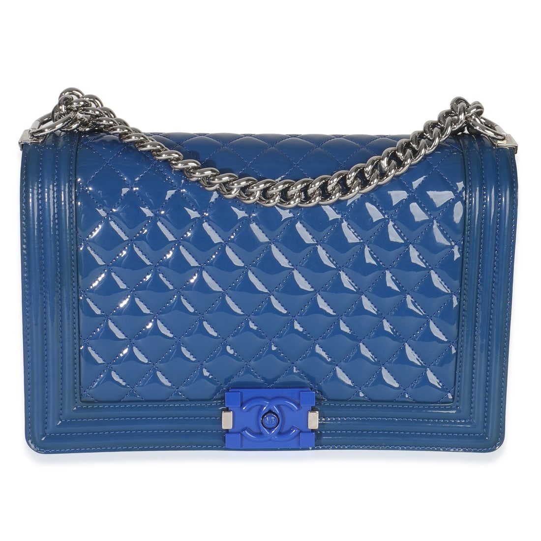 Chanel New Medium Boy Bag Blue Patent Leather Shoulder Bag: Chanel New Medium Boy Bag Blue Patent Leather Shoulder Bag This Chanel New Medium Boy Bag is a stunning blend of elegance and modern style. Crafted in France from luxurious blue patent leather, this s