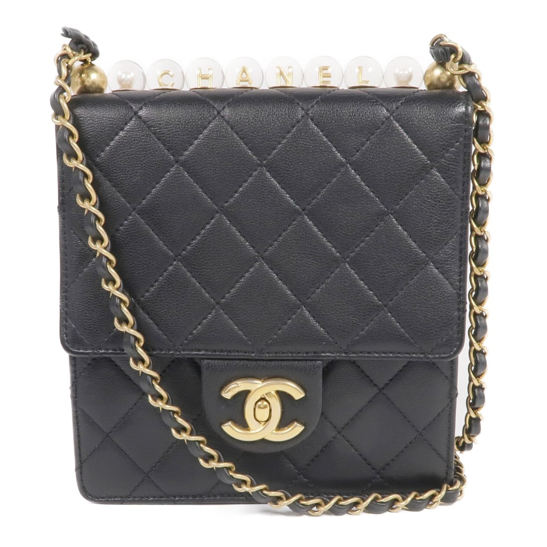 CHANEL CC GHW Black Calfskin Leather Shoulder Bag: CHANEL CC GHW Black Calfskin Leather Shoulder Bag Elevate your style with this CHANEL CC Chain Shoulder Bag, expertly crafted from luxurious black calfskin leather. This sophisticated shoulder bag fea