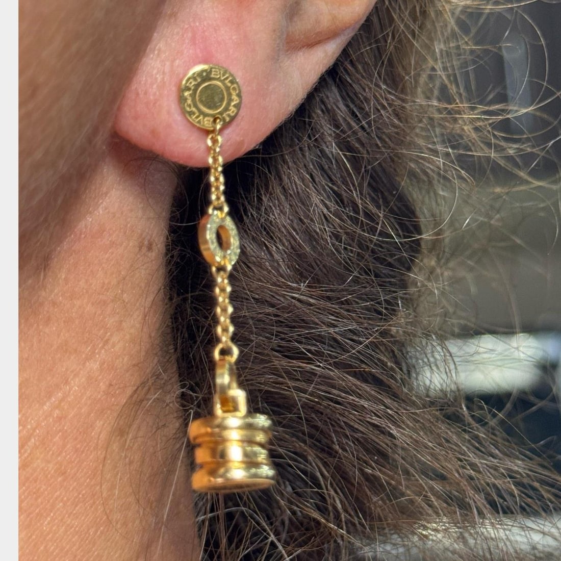 BVLGARI B.Zero 18K Yellow Gold Earrings 2 Inches 11.5 Grams: BVLGARI B.Zero 18K Yellow Gold Earrings 2 Inches 11.5 Grams These exquisite BVLGARI B.Zero earrings are crafted from authentic 18K yellow gold, showcasing a timeless design that embodies elegance and