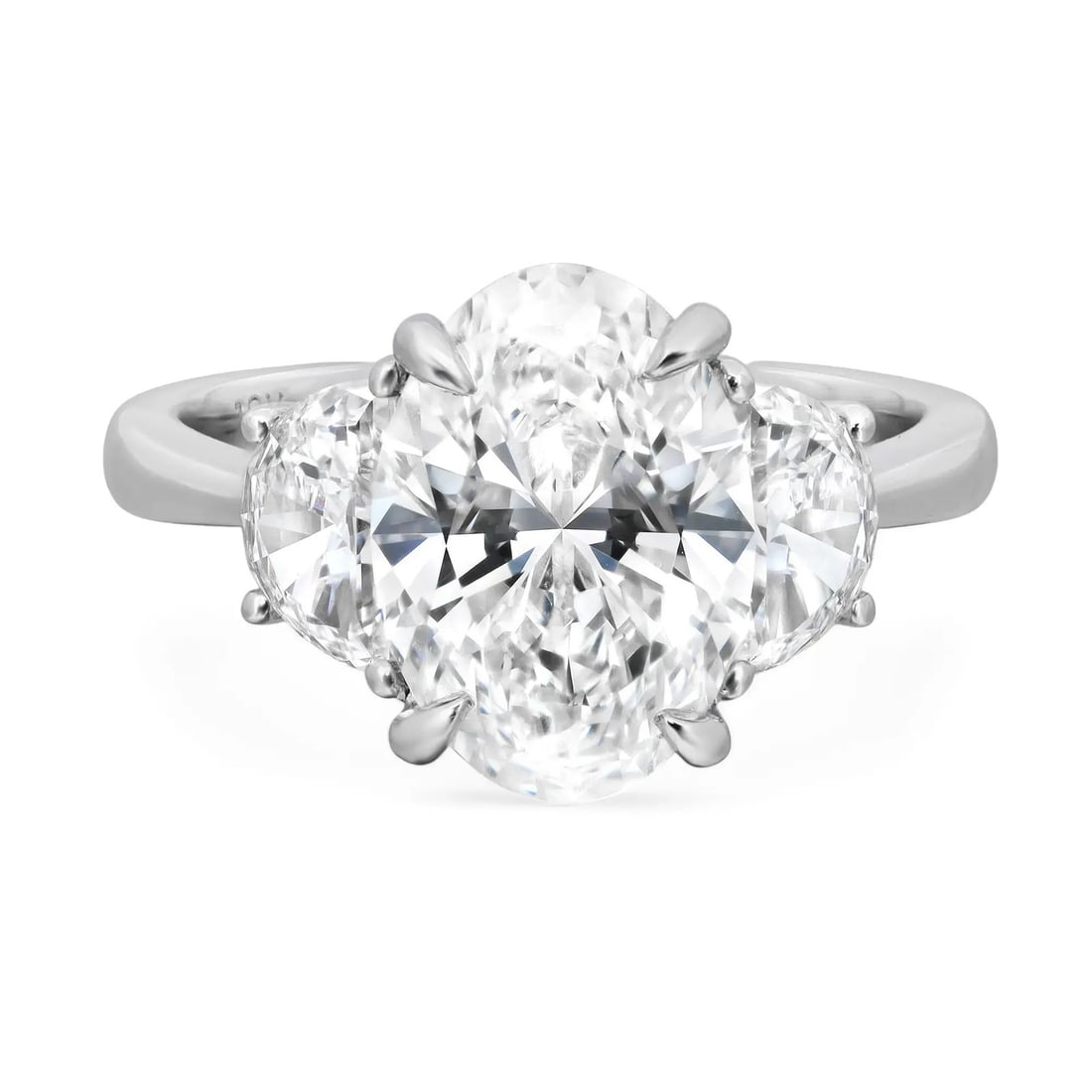 Rachel Koen 18K White Gold Three Stone Lab Grown Diamond Engagement Ring 4.10Ctw: Rachel Koen 18K White Gold Three Stone Lab Grown Diamond Engagement Ring 4.10Ctw This exquisite three-stone engagement ring features a stunning IGI certified oval cut lab-grown diamond at its center,