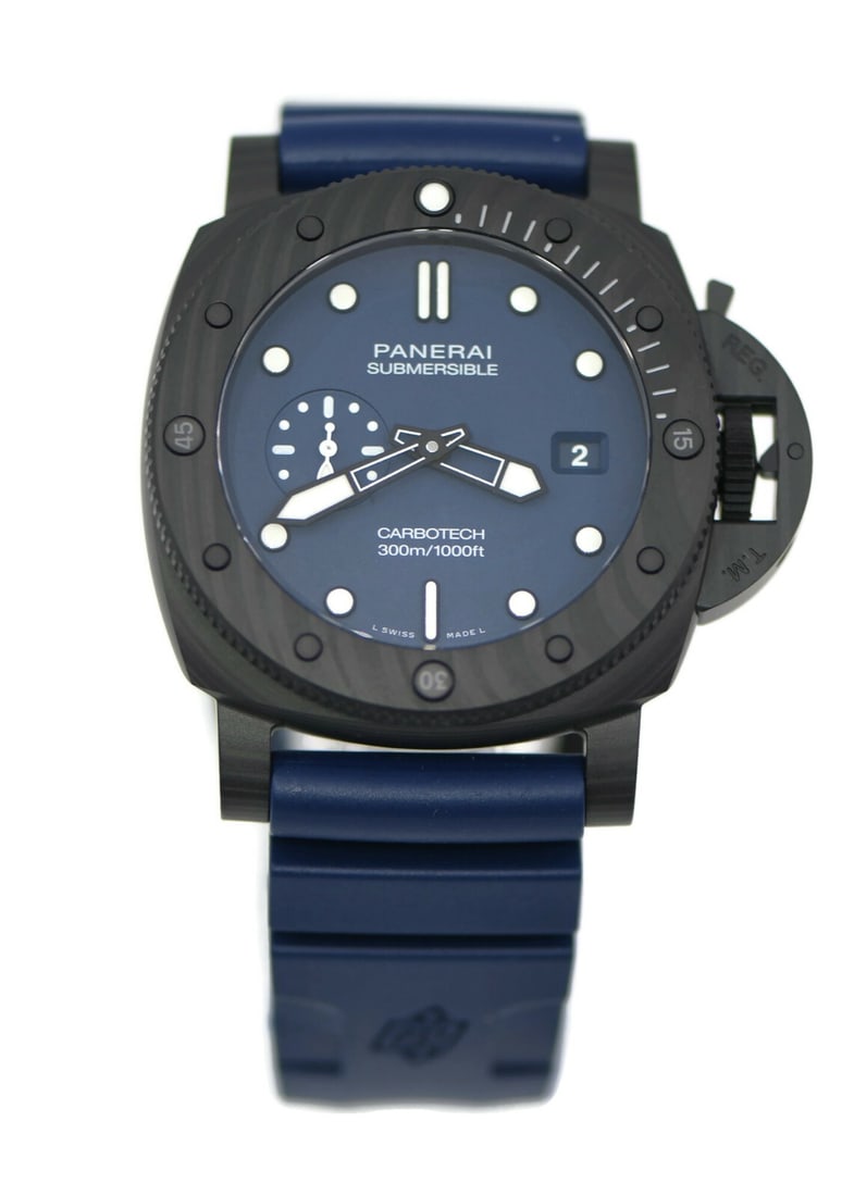 Panerai Submersible Carbotech PAM1232 Blue Rubber Wristwatch with Box and Papers: Panerai Submersible Carbotech PAM1232 Blue Rubber Wristwatch with Box and Papers The Panerai Submersible Carbotech Watch PAM1232 is a striking wristwatch designed for both style and functionality. Thi