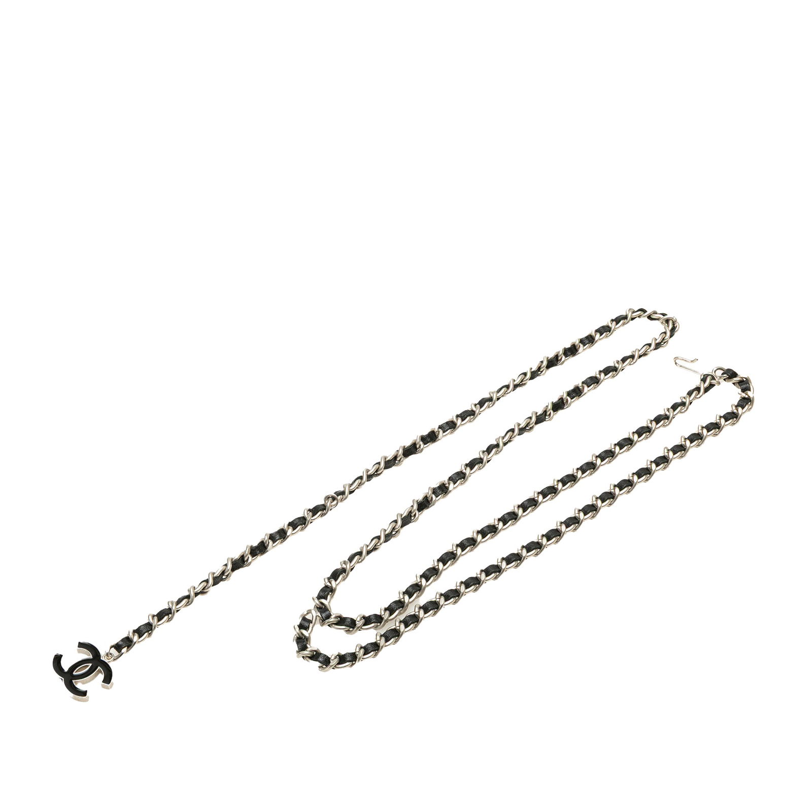 Chanel Silver CC Woven Chain Belt Luxury Accessory: Chanel Silver CC Woven Chain Belt Luxury Accessory Elevate your accessory game with this stunning Chanel Silver CC Leather Woven Chain Belt. This exquisite belt showcases a silver-tone leather woven c