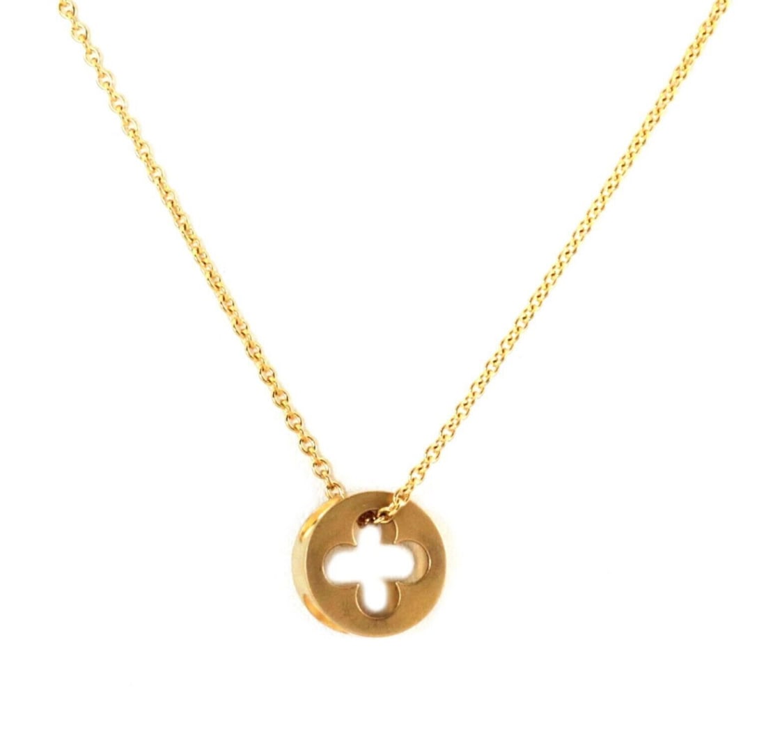 Louis Vuitton Empreinte 18k Yellow Gold Signed Pendant Necklace: Louis Vuitton Empreinte 18k Yellow Gold Signed Pendant Necklace Elevate your jewelry collection with the Louis Vuitton Empreinte 18k Yellow Gold Pendant Necklace. This exquisite piece features a finel