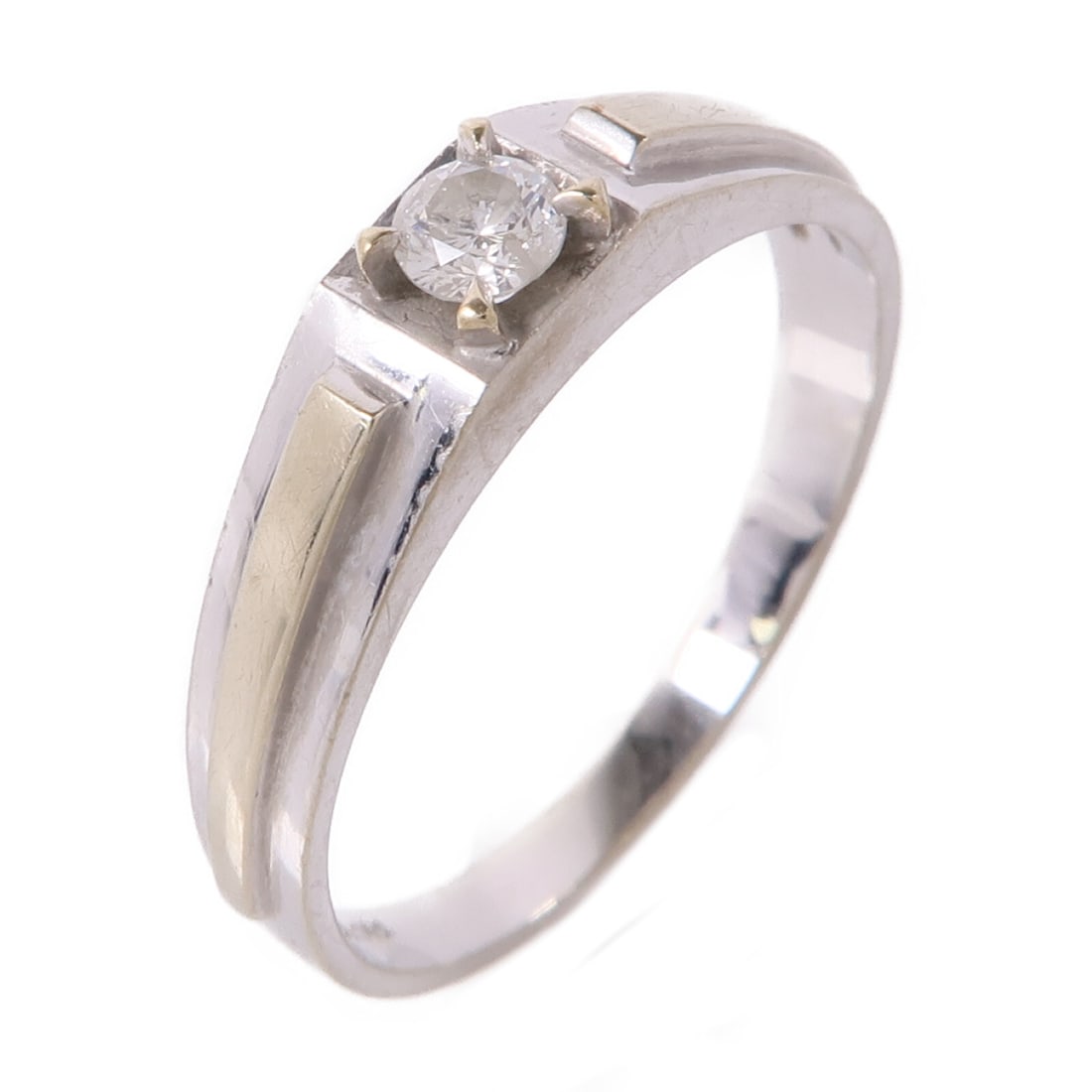 Elegant 18K White Gold Diamond Ring Size 7.75 (1 of 9)