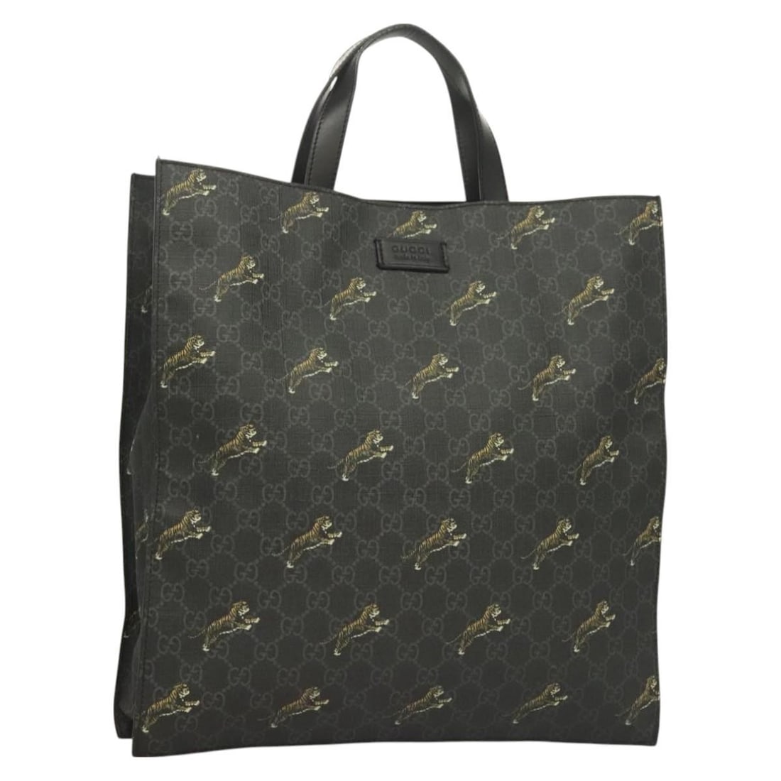 GUCCI GG Supreme Tote Bag PVC Leather Black Silver 495559 Made in Italy: GUCCI GG Supreme Tote Bag PVC Leather Black Silver 495559 Made in Italy This authentic GUCCI GG Supreme Tote Bag showcases a stylish blend of black PVC leather and silver accents, making it an eye-cat