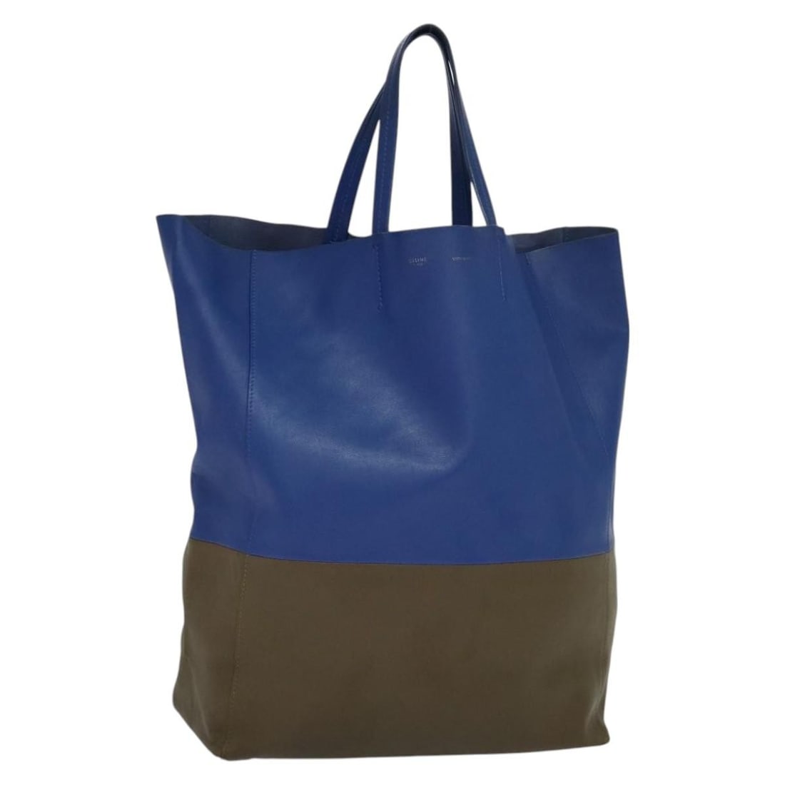 CELINE Vertical Cabas Leather Hand Bag Blue Brown Made in Italy: CELINE Vertical Cabas Leather Hand Bag Blue Brown Made in Italy This CELINE Vertical Cabas Hand Bag showcases a stunning blue and brown leather exterior, perfectly blending elegance with functionality