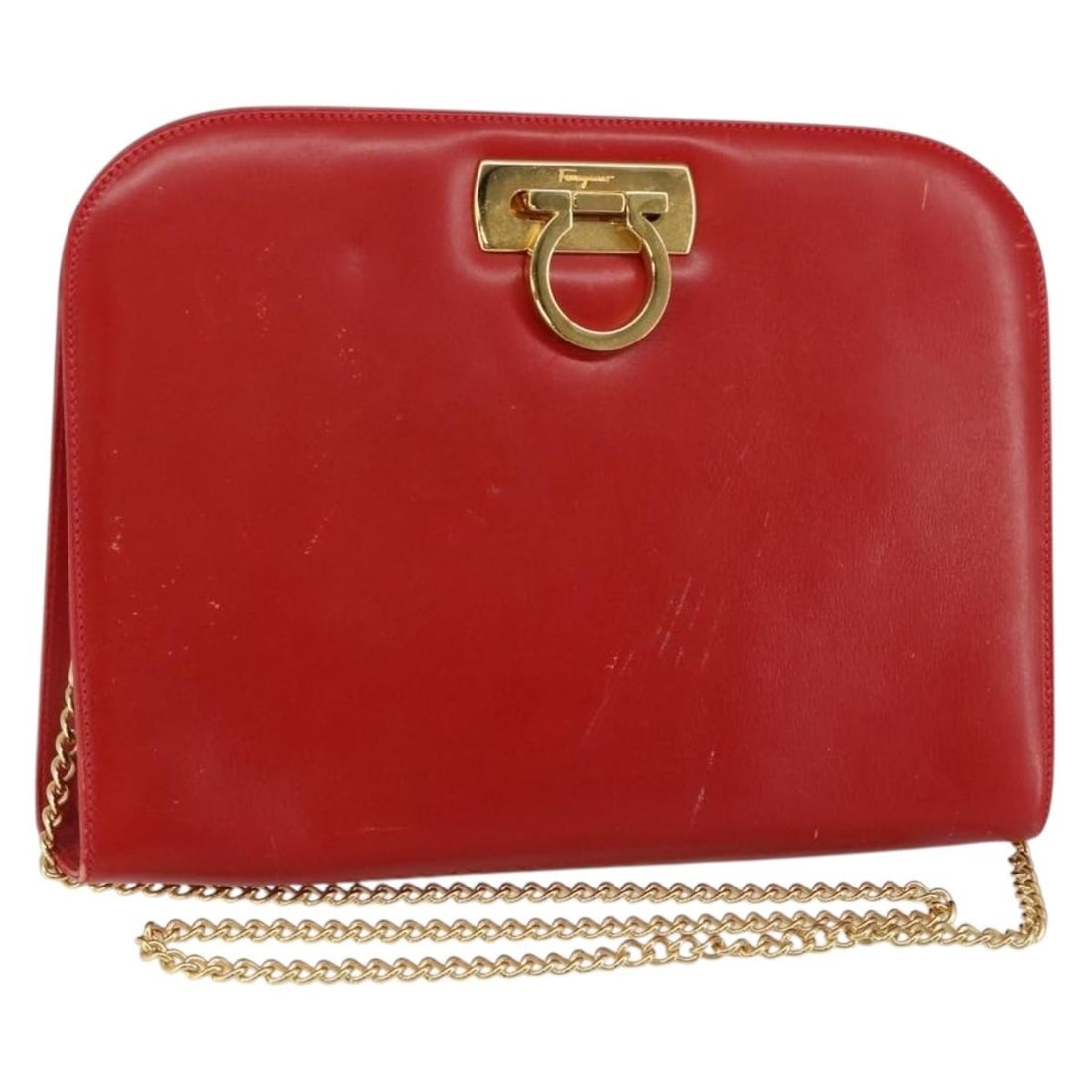 Salvatore Ferragamo Red Leather Gancini Chain Shoulder Bag Auth 147382: Salvatore Ferragamo Red Leather Gancini Chain Shoulder Bag Auth 147382 Introducing the Salvatore Ferragamo Gancini Chain Shoulder Bag, a luxurious accessory crafted in Italy. This striking red leather