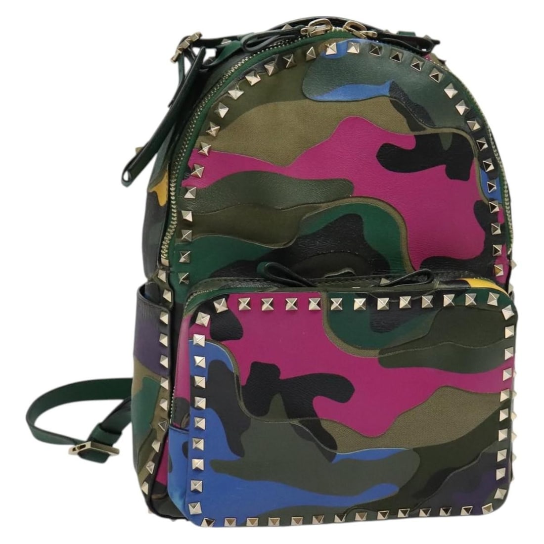 VALENTINO Camouflage Leather Studs Backpack Italy BA2454: VALENTINO Camouflage Leather Studs Backpack Italy BA2454 This VALENTINO Studs Backpack features a stylish camouflage leather exterior, perfect for those seeking a blend of luxury and practicality. Cra