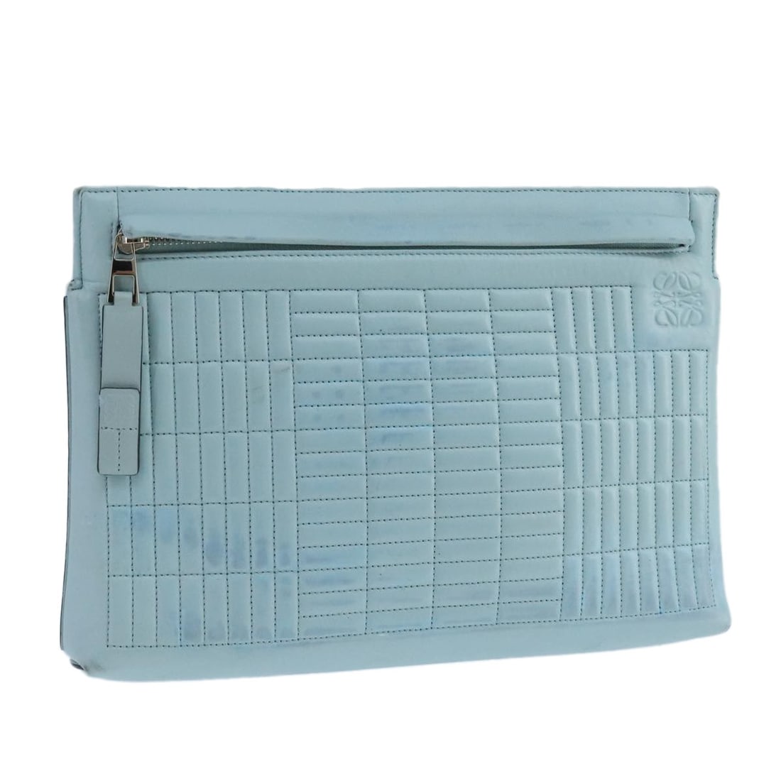 LOEWE Light Blue Leather Anagram Clutch Bag Auth Spain: LOEWE Light Blue Leather Anagram Clutch Bag Auth Spain This LOEWE Anagram Clutch Bag is crafted from premium leather in a striking light blue color, making it a stylish accessory for any occasion. The